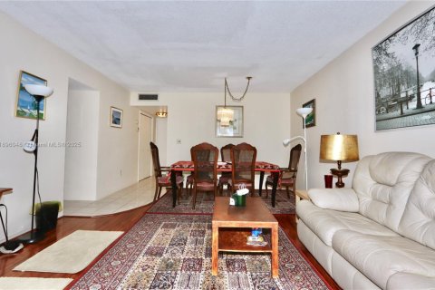 Copropriété à louer à Aventura, Floride: 2 chambres, 95.41 m2 № 1947773 - photo 11