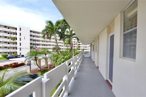 Copropriété à louer à Aventura, Floride: 2 chambres, 95.41 m2 № 1947773 - photo 24