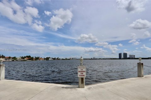 Copropriété à louer à Aventura, Floride: 2 chambres, 95.41 m2 № 1947773 - photo 29