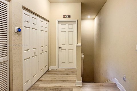 Townhouse in Tamarac, Florida 3 bedrooms, 131.64 sq.m. № 1708566 - photo 26