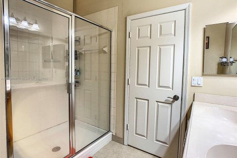 Townhouse in Tamarac, Florida 3 bedrooms, 131.64 sq.m. № 1708566 - photo 18