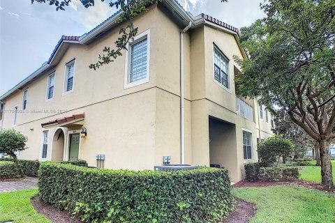 Townhouse in Tamarac, Florida 3 bedrooms, 131.64 sq.m. № 1708566 - photo 29