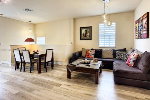 Townhouse in Tamarac, Florida 3 bedrooms, 131.64 sq.m. № 1708566 - photo 9