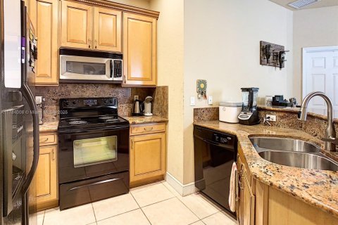 Townhouse in Tamarac, Florida 3 bedrooms, 131.64 sq.m. № 1708566 - photo 12
