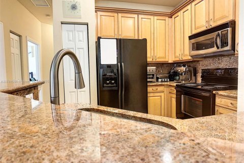 Townhouse in Tamarac, Florida 3 bedrooms, 131.64 sq.m. № 1708566 - photo 11