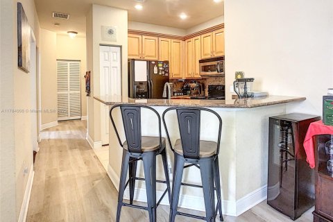 Townhouse in Tamarac, Florida 3 bedrooms, 131.64 sq.m. № 1708566 - photo 13