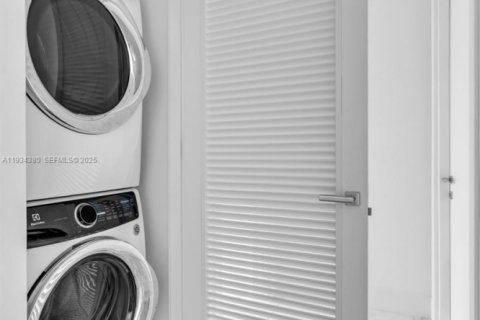 Copropriété à vendre à Miami, Floride: 2 chambres, 150.97 m2 № 1992556 - photo 30