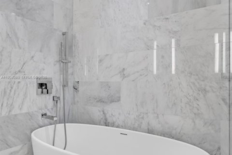 Copropriété à vendre à Miami, Floride: 2 chambres, 150.97 m2 № 1992556 - photo 25