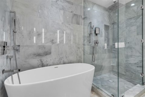 Copropriété à vendre à Miami, Floride: 2 chambres, 150.97 m2 № 1992556 - photo 26