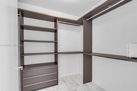 Copropriété à vendre à Miami, Floride: 2 chambres, 150.97 m2 № 1992556 - photo 27