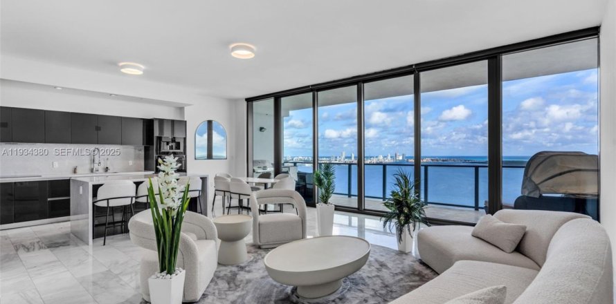 Condo à Miami, Floride, 2 chambres  № 1992556