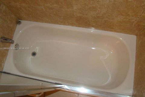 Copropriété à vendre à Miami, Floride: 1 chambre, 51.84 m2 № 1986753 - photo 9