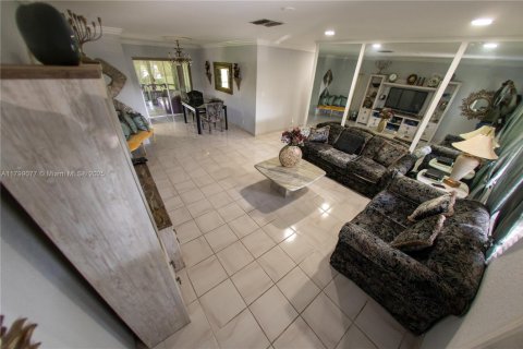 Villa ou maison à vendre à Plantation, Floride: 2 chambres, 96.99 m2 № 1748325 - photo 2