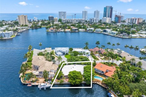 House in Pompano Beach, Florida 5 bedrooms, 342.72 sq.m. № 1854834 - photo 3
