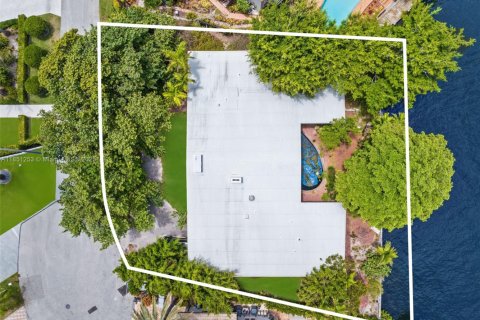 House in Pompano Beach, Florida 5 bedrooms, 342.72 sq.m. № 1854834 - photo 14