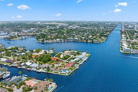 House in Pompano Beach, Florida 5 bedrooms, 342.72 sq.m. № 1854834 - photo 7