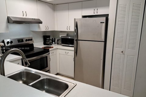 Condominio en alquiler en Miramar, Florida, 2 dormitorios, 91.32 m2 № 2020496 - foto 4