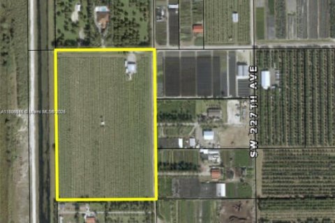 Commercial property in Homestead, Florida № 1864632 - photo 1