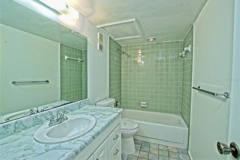 Copropriété à vendre à Orlando, Floride: 2 chambres, 115.94 m2 № 2142908 - photo 16