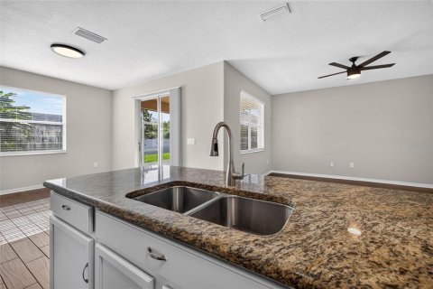House in Riverview, Florida 4 bedrooms, 168.71 sq.m. № 2275461 - photo 8