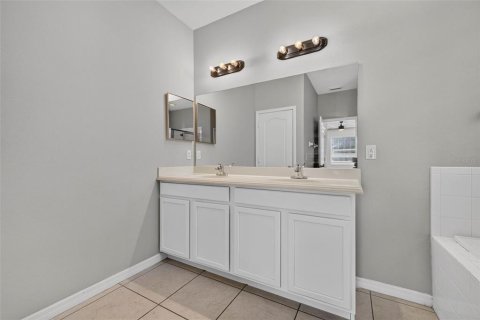 House in Riverview, Florida 4 bedrooms, 168.71 sq.m. № 2275461 - photo 13