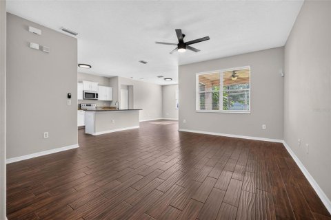 House in Riverview, Florida 4 bedrooms, 168.71 sq.m. № 2275461 - photo 3