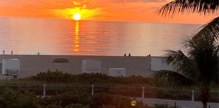 Кондоминиум с 1 спальней в Майами-Бич, Флорида № 2053664