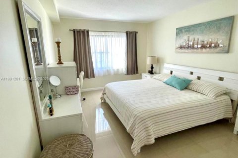 Copropriété à louer à Sunny Isles Beach, Floride: 1 chambre, 64.75 m2 № 2062803 - photo 8