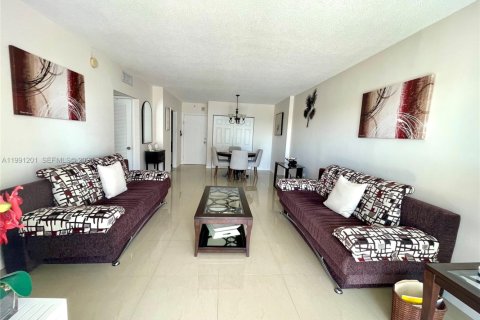 Copropriété à louer à Sunny Isles Beach, Floride: 1 chambre, 64.75 m2 № 2062803 - photo 4