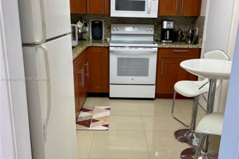 Copropriété à louer à Sunny Isles Beach, Floride: 1 chambre, 64.75 m2 № 2062803 - photo 7