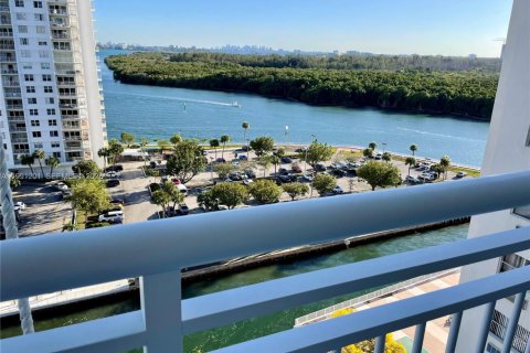 Copropriété à louer à Sunny Isles Beach, Floride: 1 chambre, 64.75 m2 № 2062803 - photo 11