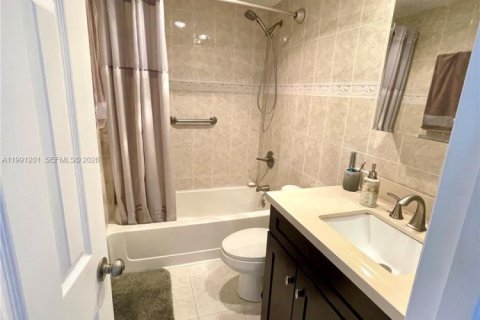 Copropriété à louer à Sunny Isles Beach, Floride: 1 chambre, 64.75 m2 № 2062803 - photo 12