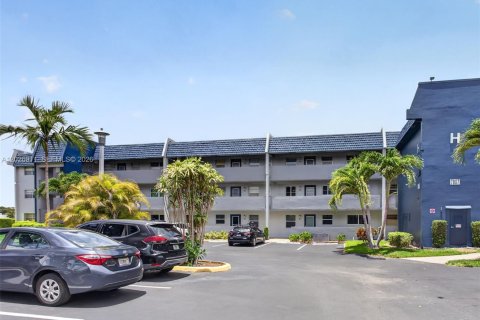 Condominio en alquiler en Margate, Florida, 1 dormitorio, 68.65 m2 № 2077758 - foto 18
