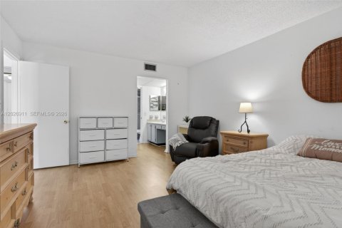 Condominio en alquiler en Margate, Florida, 1 dormitorio, 68.65 m2 № 2077758 - foto 12