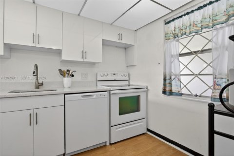 Condominio en alquiler en Margate, Florida, 1 dormitorio, 68.65 m2 № 2077758 - foto 7