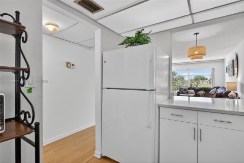 Condominio en alquiler en Margate, Florida, 1 dormitorio, 68.65 m2 № 2077758 - foto 6