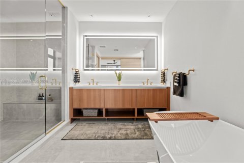 Condominio en venta en Coral Gables, Florida, 3 dormitorios, 265.33 m2 № 1998452 - foto 21