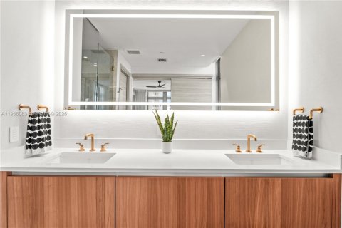 Condominio en venta en Coral Gables, Florida, 3 dormitorios, 265.33 m2 № 1998452 - foto 22