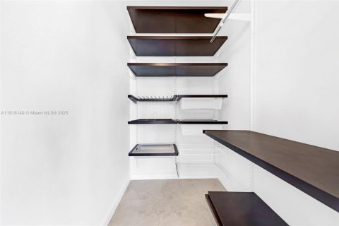 Apartamento en alquiler en North Bay Village, Florida, 2 dormitorios, 95.69 m2 № 1975386 - foto 25