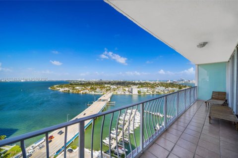 Apartamento en North Bay Village, Florida 2 dormitorios, 95.69 m2 № 1975386