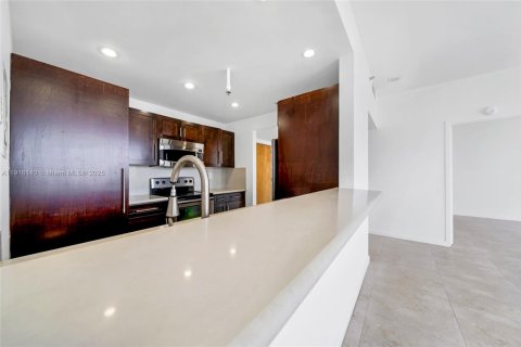 Apartamento en alquiler en North Bay Village, Florida, 2 dormitorios, 95.69 m2 № 1975386 - foto 17