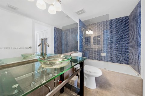 Apartamento en alquiler en North Bay Village, Florida, 2 dormitorios, 95.69 m2 № 1975386 - foto 22