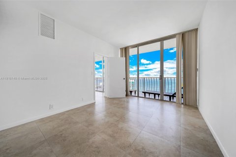 Apartamento en alquiler en North Bay Village, Florida, 2 dormitorios, 95.69 m2 № 1975386 - foto 26