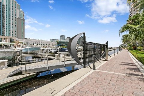 Condominio en venta en Tampa, Florida, 2 dormitorios, 89.84 m2 № 2167688 - foto 27