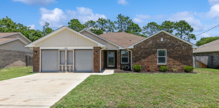 House in Navarre, Florida 4 bedrooms, 178.84 sq.m. № 590060