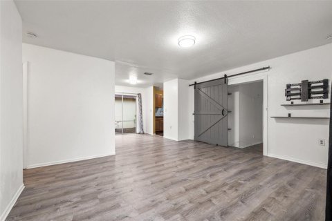 Immobilier commercial à vendre à Largo, Floride: 4 chambres, 134.89 m2 № 1572127 - photo 2