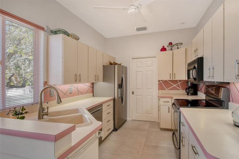 Купить виллу или дом в Сарасота, Флорида 6 комнат, 202.99м2, № 1511993 - фото 16