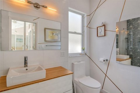Купить виллу или дом в Сарасота, Флорида 6 комнат, 202.99м2, № 1511993 - фото 30