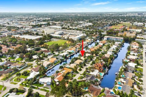 Casa en venta en Fort Lauderdale, Florida, 3 dormitorios, 137.4 m2 № 1007678 - foto 1