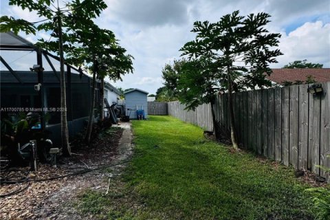 Casa en venta en Port St. Lucie, Florida, 4 dormitorios № 2014241 - foto 17